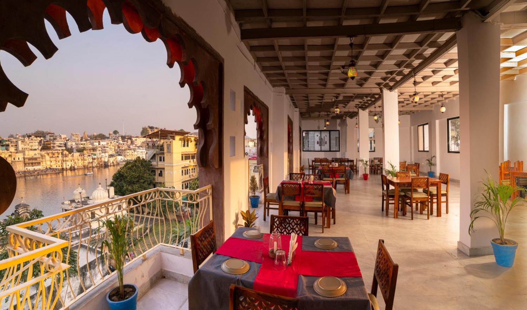 Dera Pichola- A Lake Facing Boutique Hotel Udaipur Kültér fotó