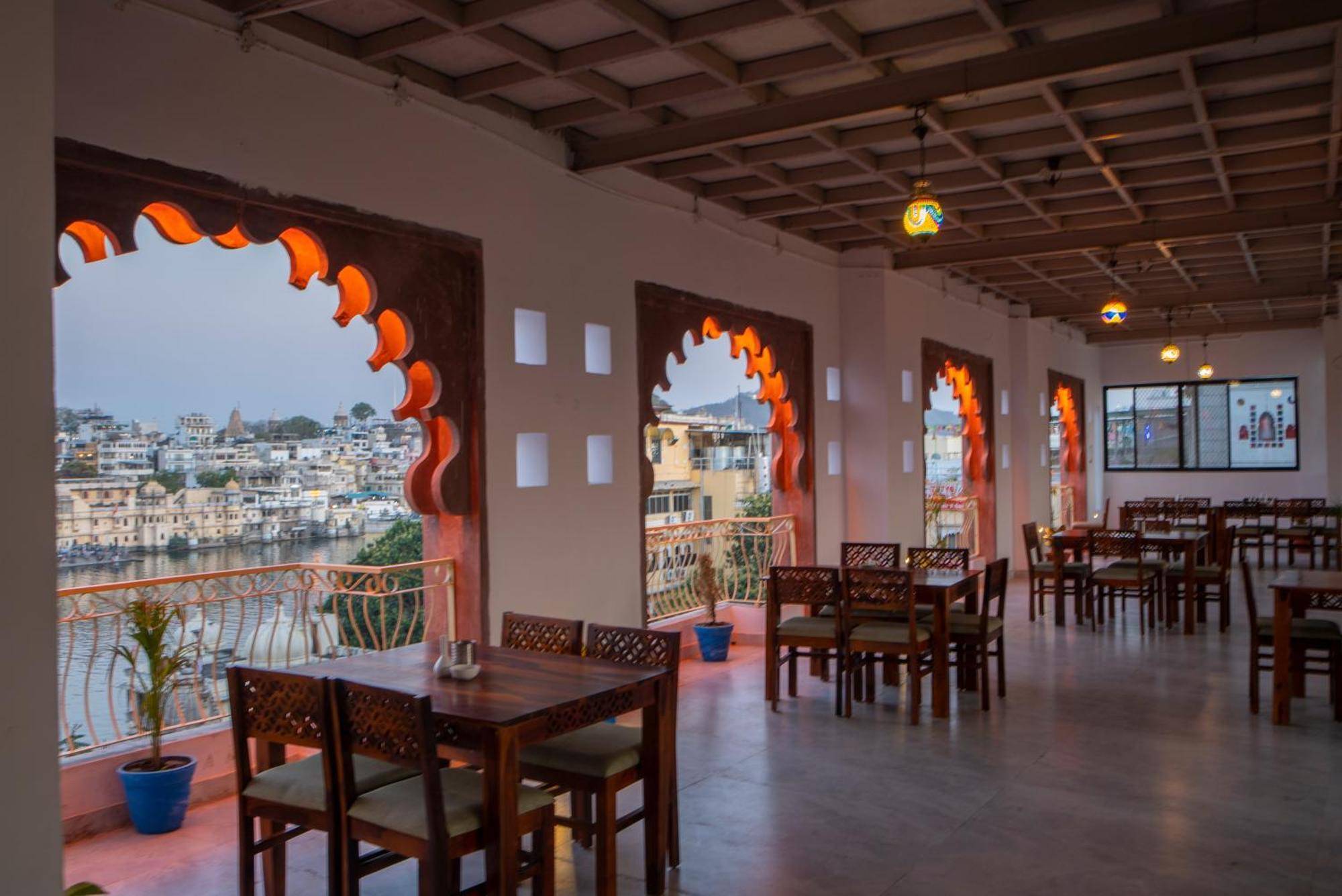 Dera Pichola- A Lake Facing Boutique Hotel Udaipur Kültér fotó