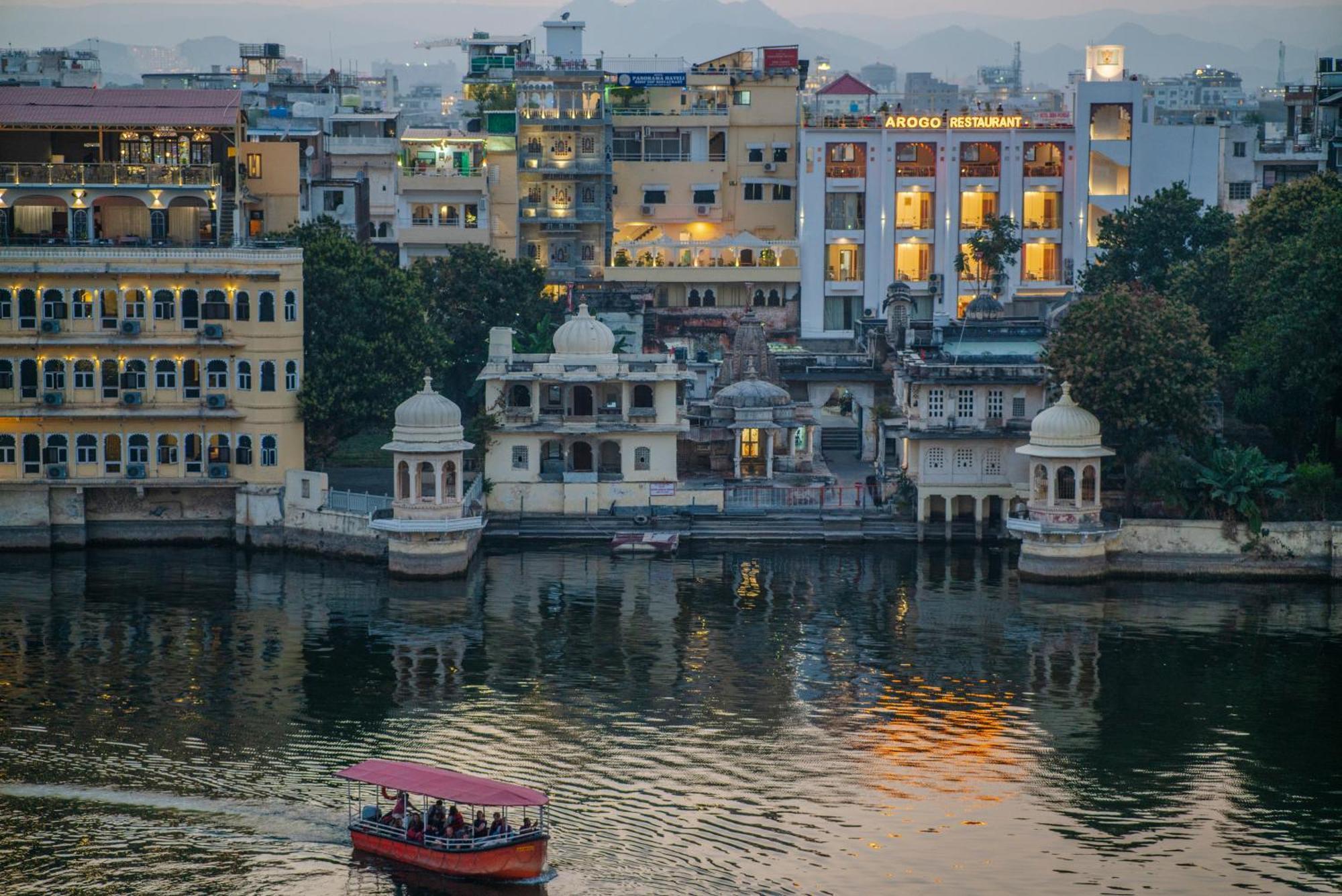Dera Pichola- A Lake Facing Boutique Hotel Udaipur Kültér fotó