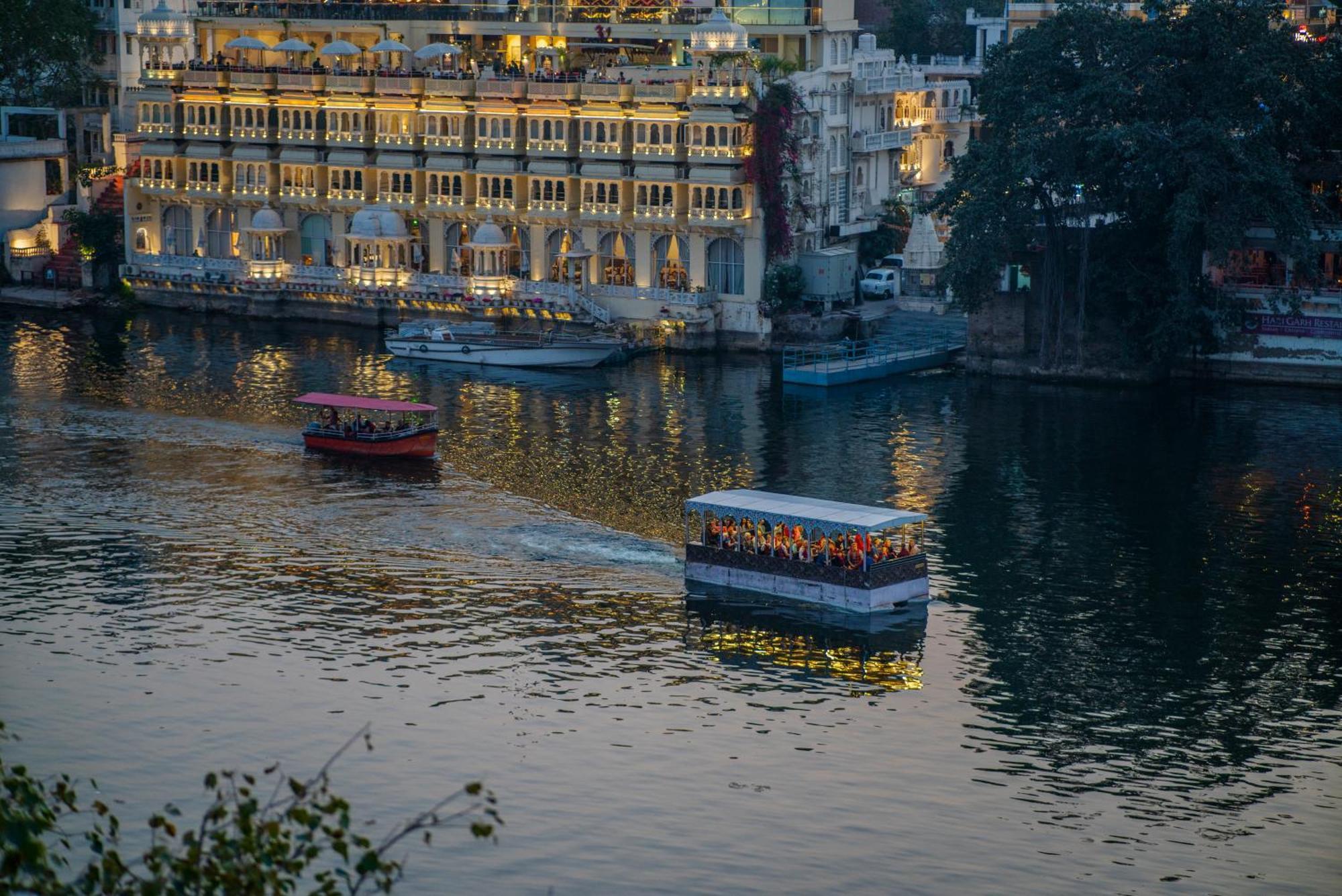 Dera Pichola- A Lake Facing Boutique Hotel Udaipur Kültér fotó