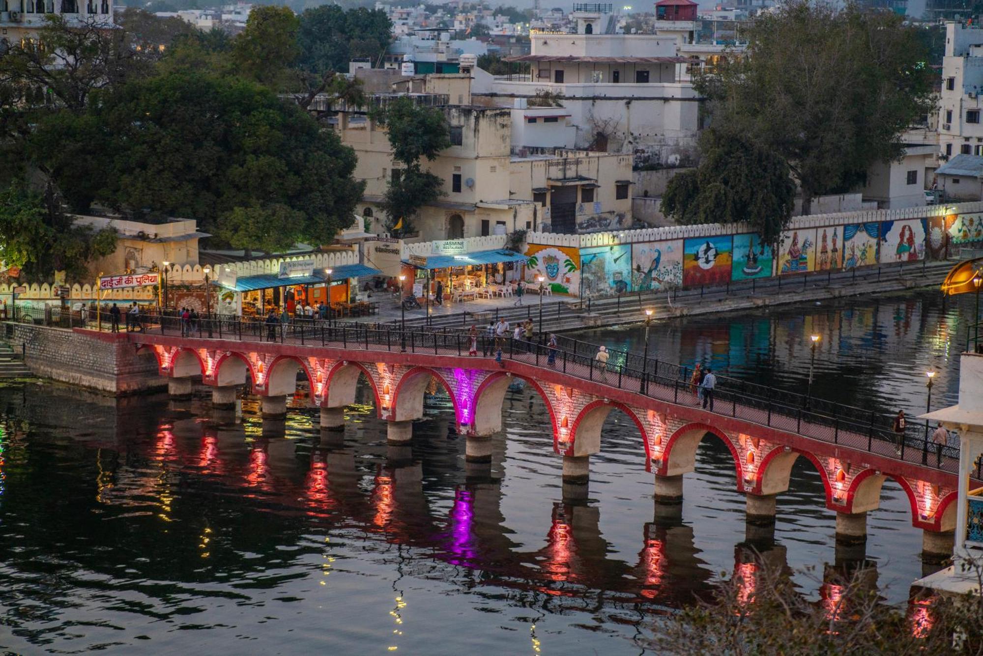 Dera Pichola- A Lake Facing Boutique Hotel Udaipur Kültér fotó