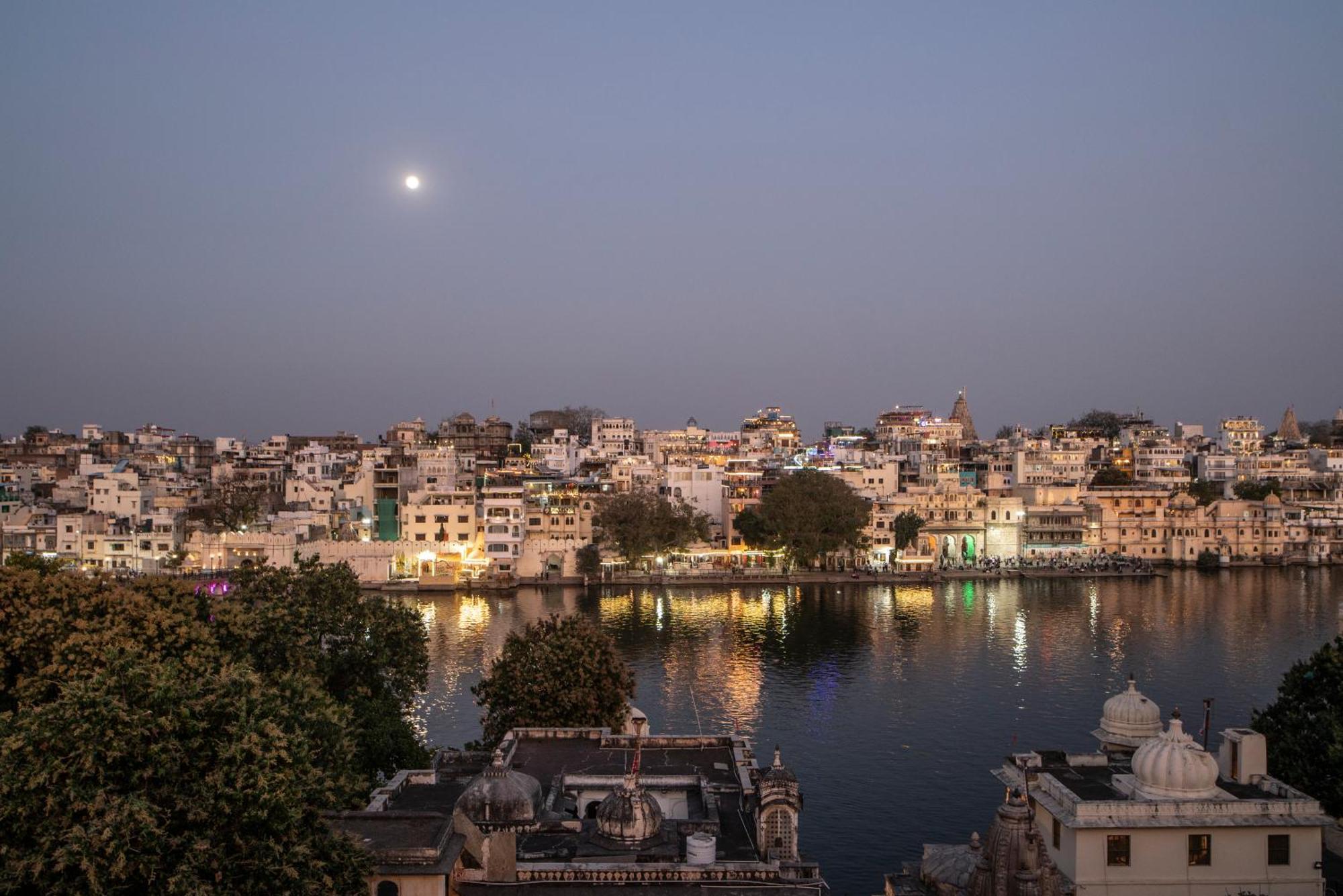 Dera Pichola- A Lake Facing Boutique Hotel Udaipur Kültér fotó