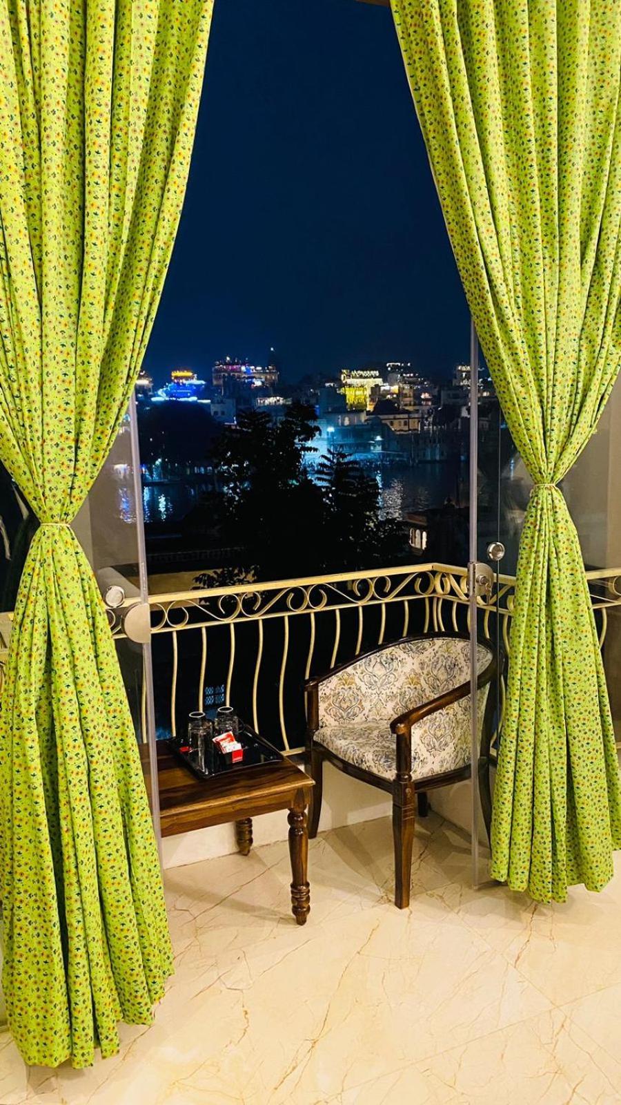 Dera Pichola- A Lake Facing Boutique Hotel Udaipur Kültér fotó